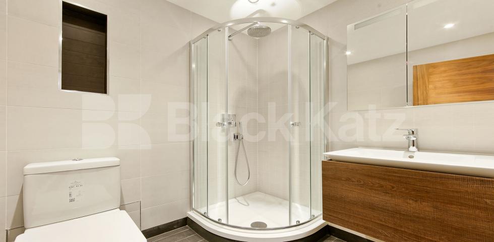 			NEW INSTRUCTION (Includes Parking), 3 Bedroom, 1 bath, 1 reception Mews House			 Rushgrove Street , Woolwich Arsenal